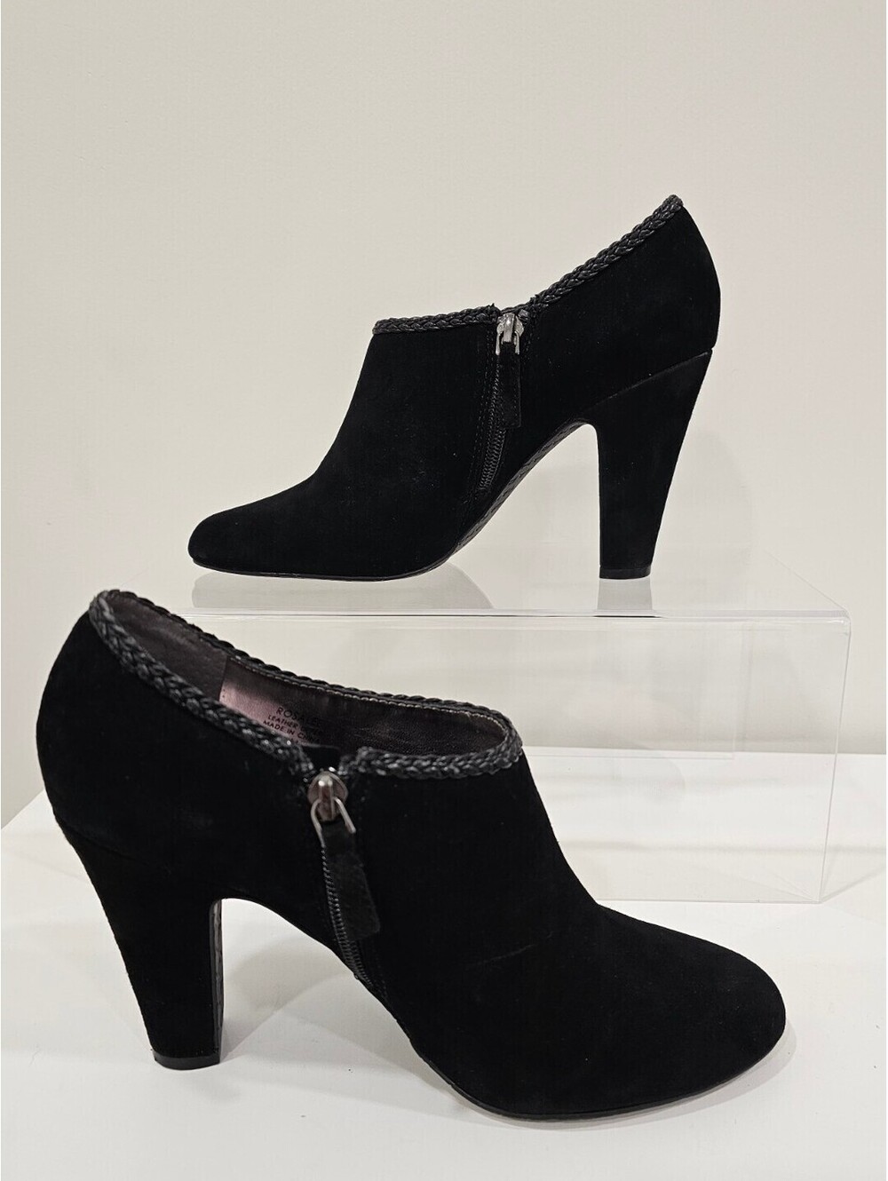 $110 TAHARI ROSALEE Black Suede Designer Ankle Boots Booties 8.5 M